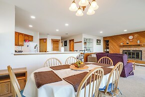1 Mi to Wintergreen Resort: Mtn-view Condo!