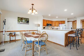 1 Mi to Wintergreen Resort: Mtn-view Condo!