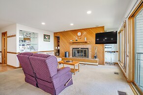 1 Mi to Wintergreen Resort: Mtn-view Condo!