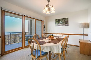 1 Mi to Wintergreen Resort: Mtn-view Condo!