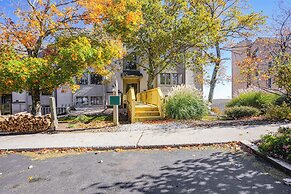 1 Mi to Wintergreen Resort: Mtn-view Condo!