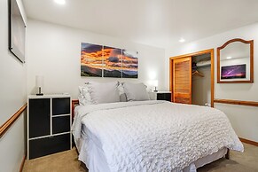 1 Mi to Wintergreen Resort: Mtn-view Condo!