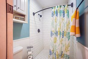 5 Mi to Downtown Beaufort: Pet-friendly Cottage!
