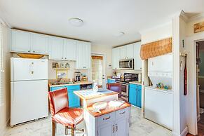 5 Mi to Downtown Beaufort: Pet-friendly Cottage!