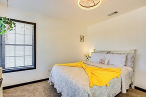 Grills, Fire Pit & Yard: Central Granbury Home!