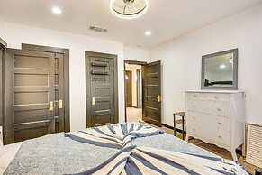 Grills, Fire Pit & Yard: Central Granbury Home!