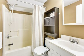 < 1 Mi to ATV & Hiking Trails: Cadillac Retreat