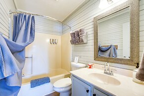 Lake Views & On-site Hiking: Cape Fair Cottage