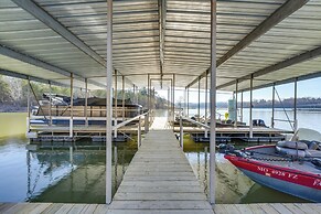 Lake Views & On-site Hiking: Cape Fair Cottage