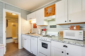 Lake Views & On-site Hiking: Cape Fair Cottage