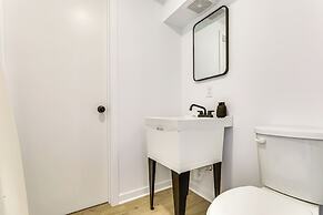 10 Mi to Dtwn Madison: Home w/ Large Yard!