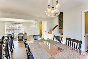 10 Mi to Dtwn Madison: Home w/ Large Yard!