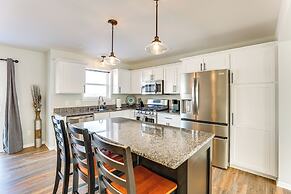 10 Mi to Dtwn Madison: Home w/ Large Yard!