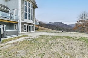 Mountain Views & Fire Pit: Sandgate Getaway