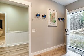 Mountain Views & Fire Pit: Sandgate Getaway