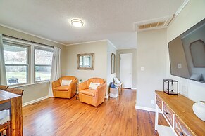 Tulsa Home 5 Mi to Downtown: Groups Welcome!