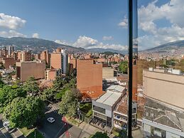 W Contemporary Loft w AC in Trendy Laureles