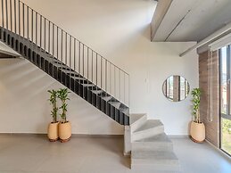 W Contemporary Loft w AC in Trendy Laureles