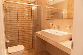 99 Luxury Exotic Villas