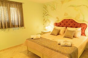 99 Luxury Exotic Villas