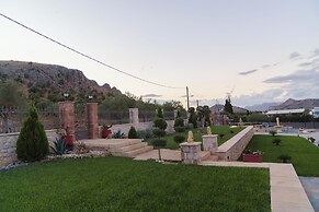 99 Luxury Exotic Villas