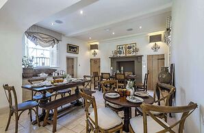 Ormesby Manor - 8 Beds - Sleeps 16 - Hot Tub