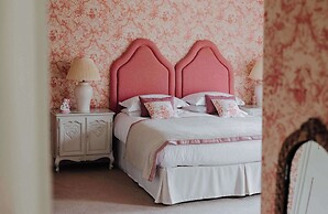 Ormesby Manor - 8 Beds - Sleeps 16 - Hot Tub