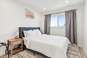 Cozy Home With Hot Tub Family-friendly Yard 5 Bedroom Home