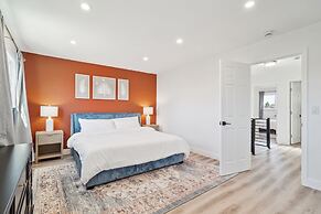 Cozy Home With Hot Tub Family-friendly Yard 5 Bedroom Home