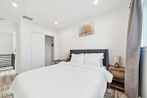 Cozy Home With Hot Tub Family-friendly Yard 5 Bedroom Home