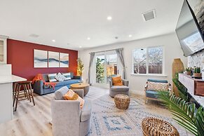 Cozy Home With Hot Tub Family-friendly Yard 5 Bedroom Home