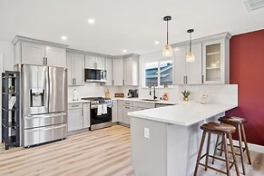 Cozy Home With Hot Tub Family-friendly Yard 5 Bedroom Home