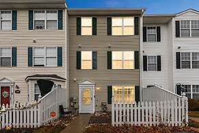 Cozy Coastal Retreat In The Heart Of Annapolis 3 Bedroom Townhouse