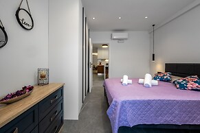 Lavender Luxury Apartment in Rhodes