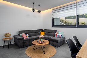 Lavender Luxury Apartment in Rhodes