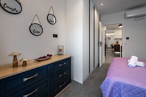 Lavender Luxury Apartment in Rhodes