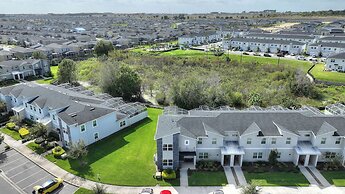 Wonderland Sleeps 14 Free Waterparks and South Facing Pool