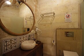 Georgios Cave Suites