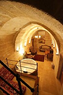 Georgios Cave Suites