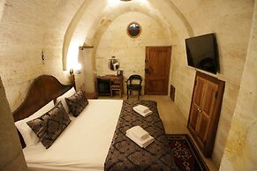 Georgios Cave Suites