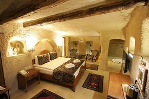 Georgios Cave Suites