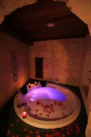 Georgios Cave Suites