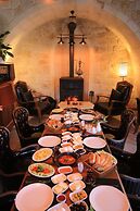 Georgios Cave Suites