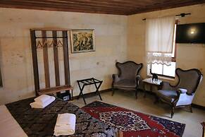 Georgios Cave Suites