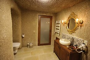 Georgios Cave Suites