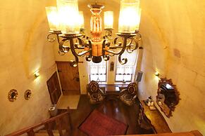 Georgios Cave Suites