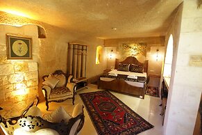 Georgios Cave Suites