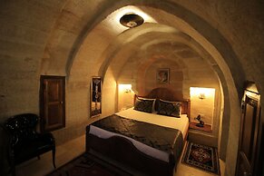 Georgios Cave Suites