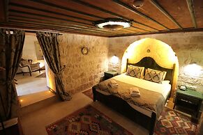 Georgios Cave Suites