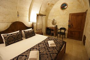 Georgios Cave Suites